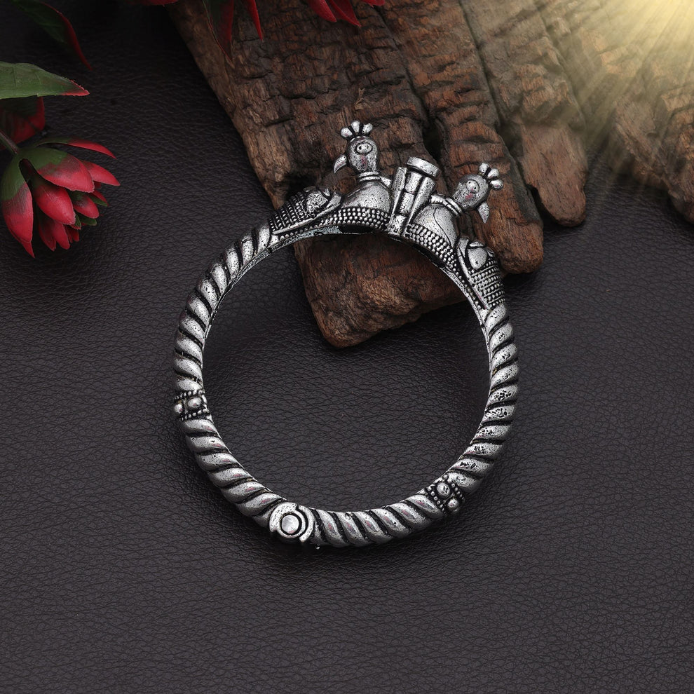 Stylish Silver Color Oxidised Openable Bracelet With Traditional Antique Jewelry Artwork Design Finish