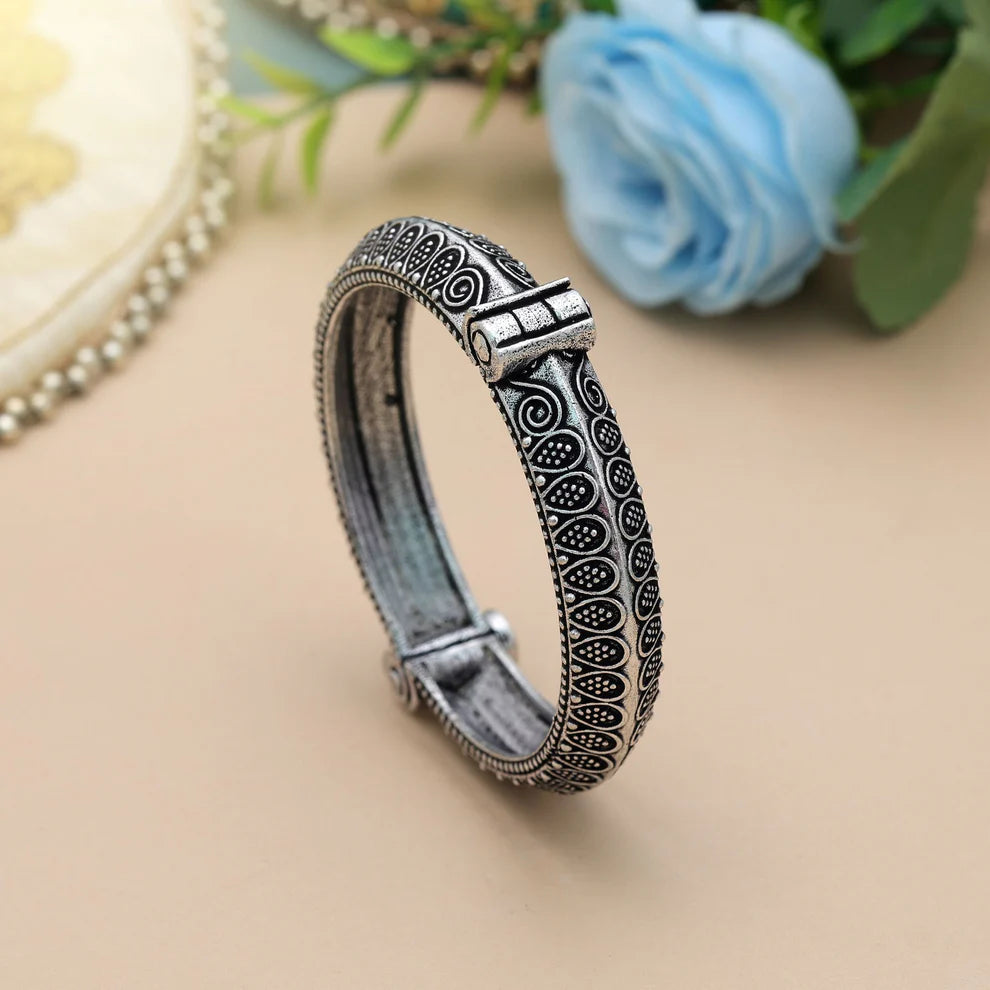 Premium Silver Color Oxidised Openable Bracelet For Women Festive Ethnic Fashion Collection Wear