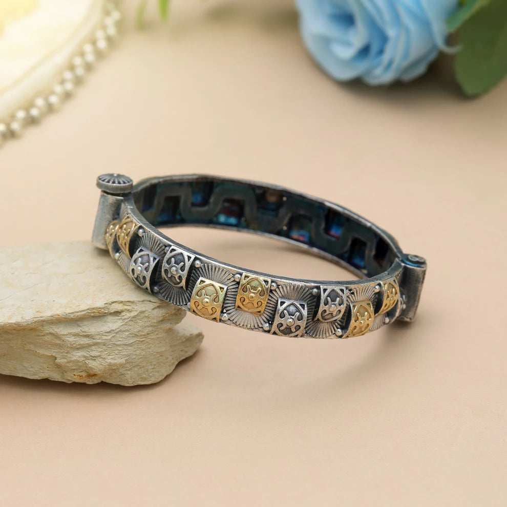 Classic Gold & Silver Color Two Tone Oxidised Openable Bracelet With Antique Inspired Elegant DesignClassic Gold & Silver Color Two Tone Oxidised Openable Bracelet With Antique Inspired Elegant Design