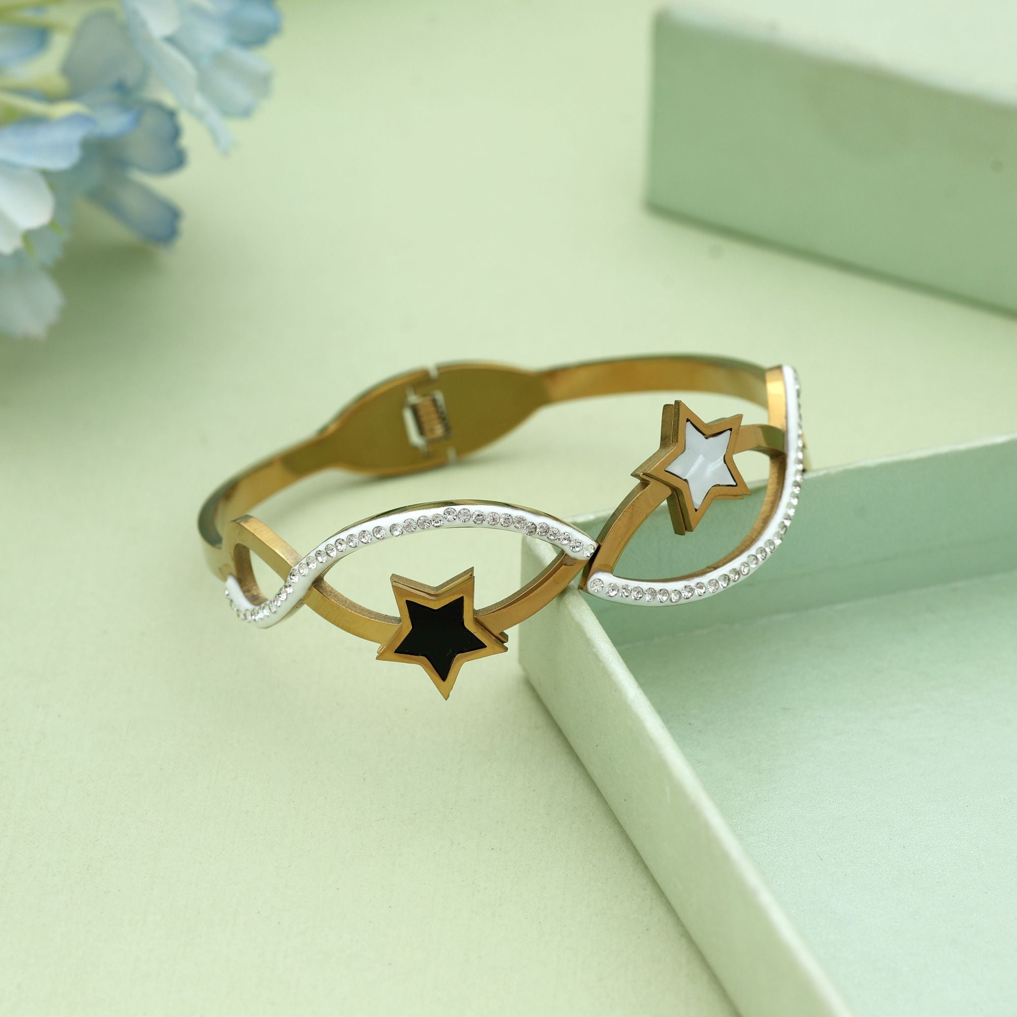 White & Black Color Openable Anti Tarnish Bracelet With Stylish Modern Contrast Design