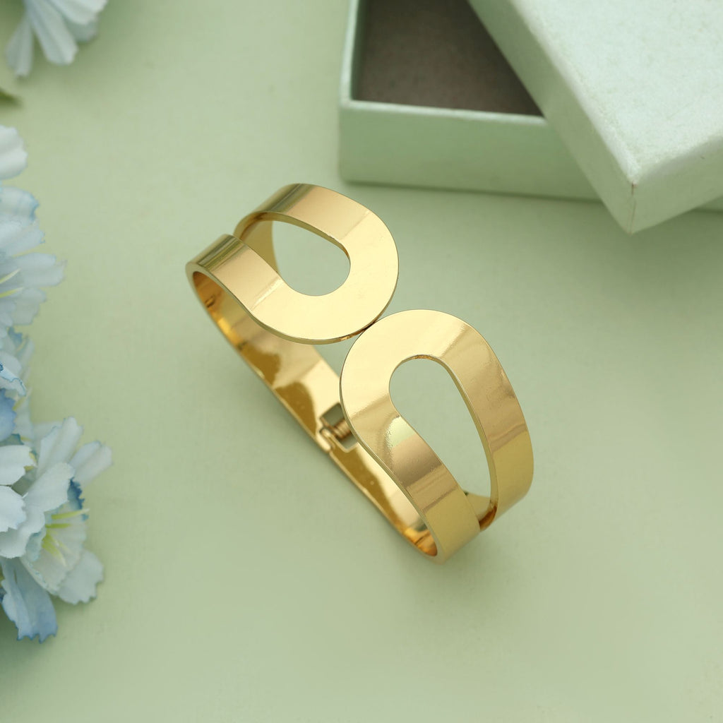 Gold Color Openable Anti Tarnish Bracelet With Elegant Premium Fashion Finish - Gold