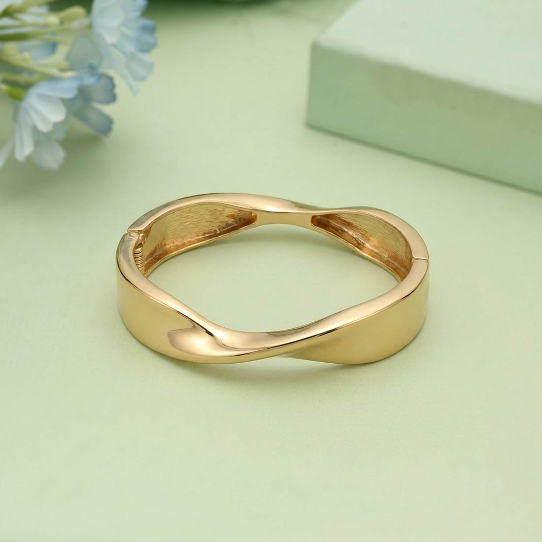 Gold Color Openable Anti Tarnish Bracelet With Designer Minimal Fashion Design - Gold