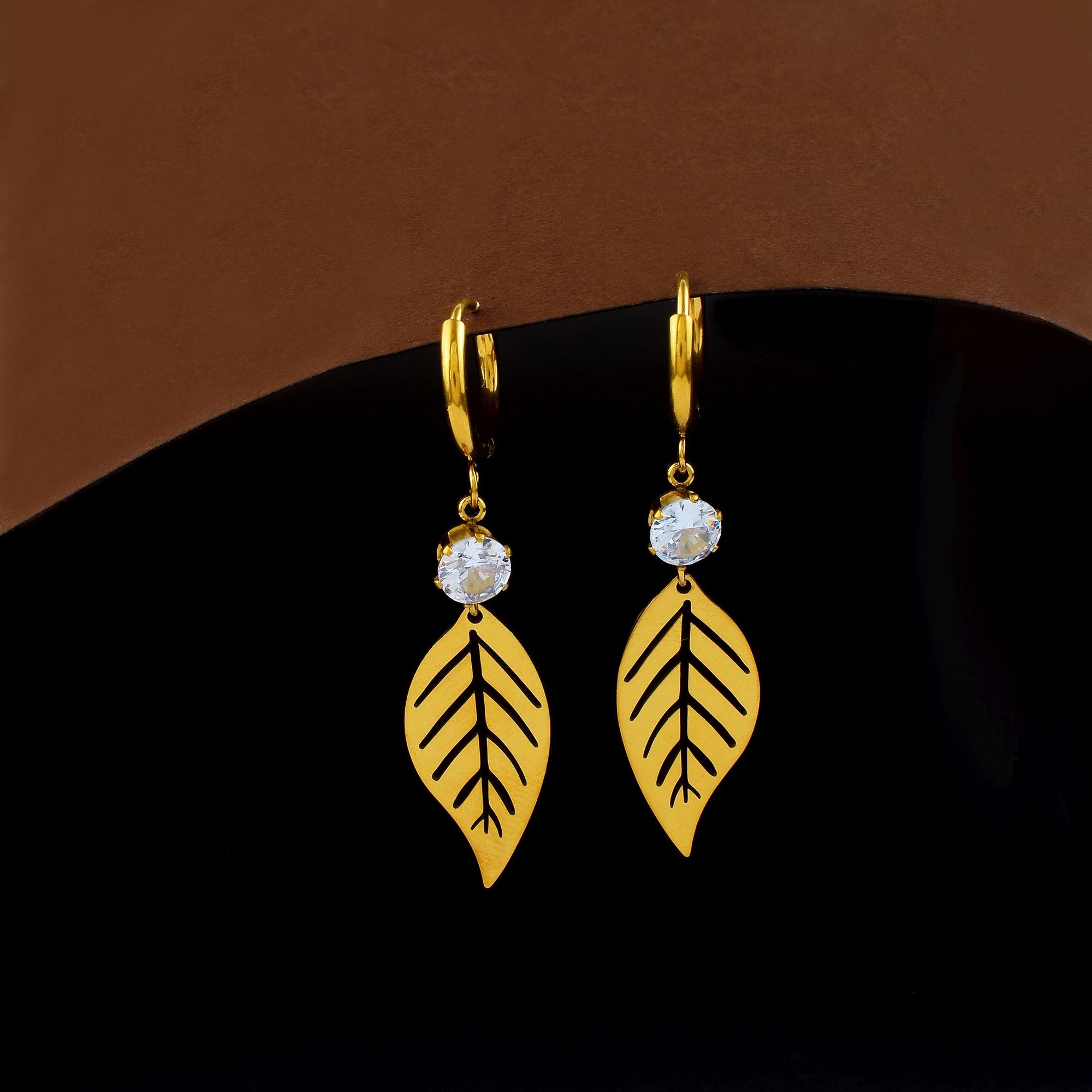 Attractive White Color Anti Tarnish Earrings Perfect for Bridal Jewelry and Wedding Celebrations