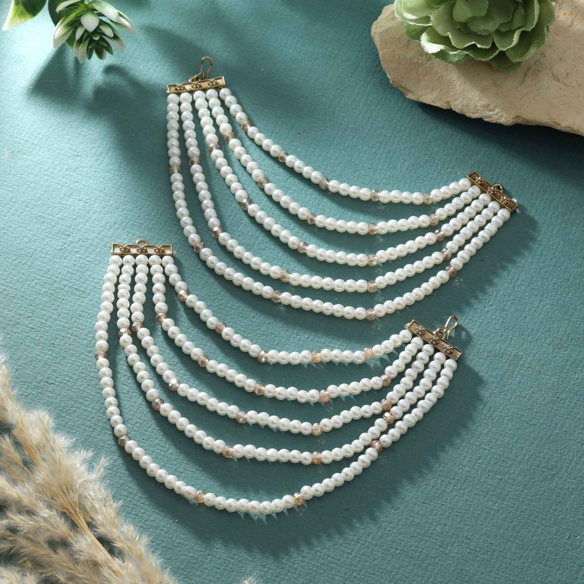 White Color Earrings Chain With Elegant Design Suitable For Cultural Occasions - White