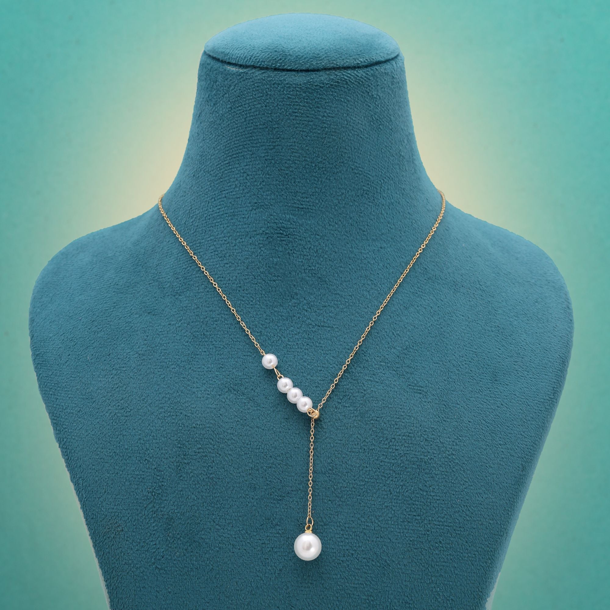 White Color Stainless Steel Anti Tarnish Necklace With Polished Look For Everyday Wear - White