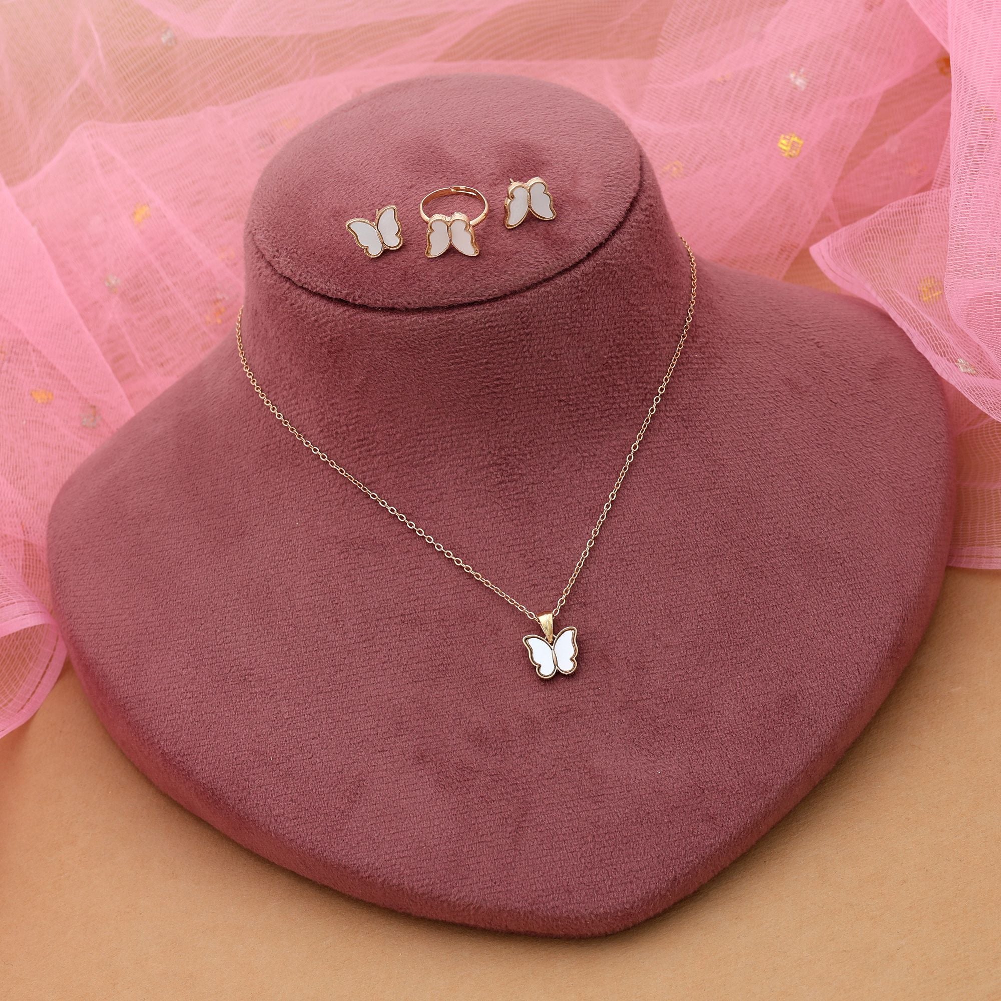 White Color Anti Tarnish Necklace Set With Classic Stylish Everyday Wear Look - White
