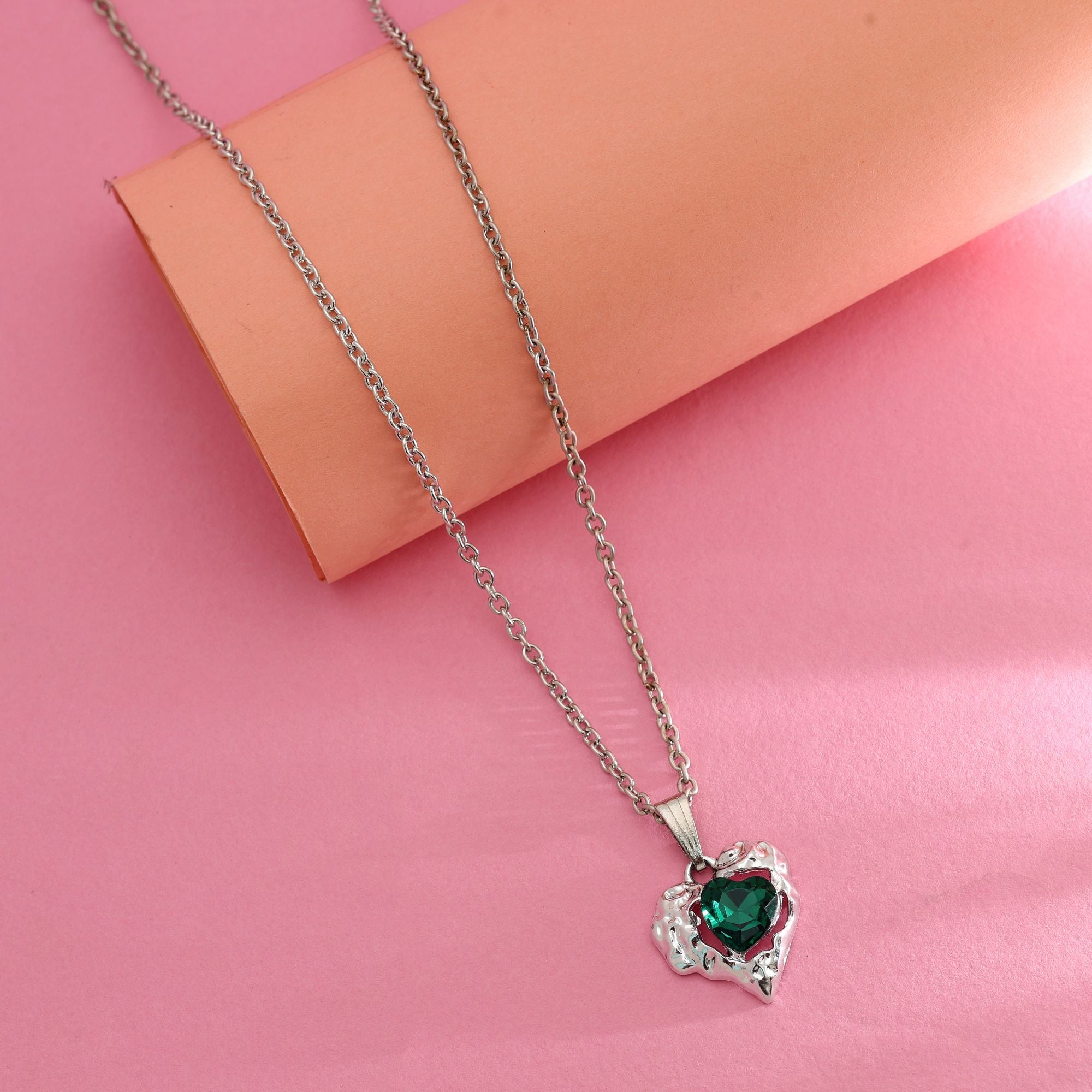 Green Color Heart Shape Anti Tarnish Necklace Elegant Romantic Statement Jewelry - Green