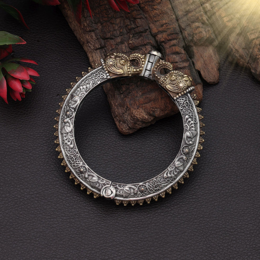Graceful Gold & Silver Color Two Tone Oxidised Openable Bracelet For Party Wear Styling Collection
