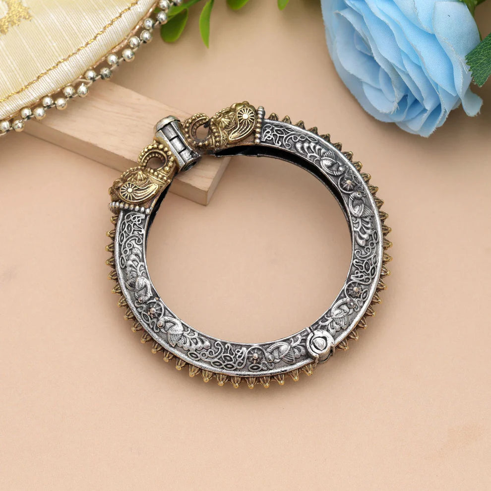 Graceful Gold & Silver Color Two Tone Oxidised Openable Bracelet For Party Wear Styling Collection