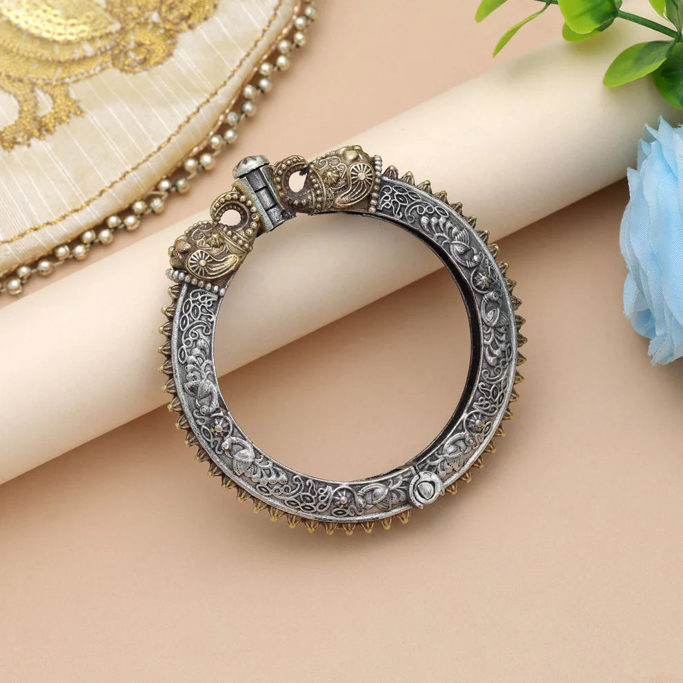 Graceful Gold & Silver Color Two Tone Oxidised Openable Bracelet For Party Wear Styling Collection