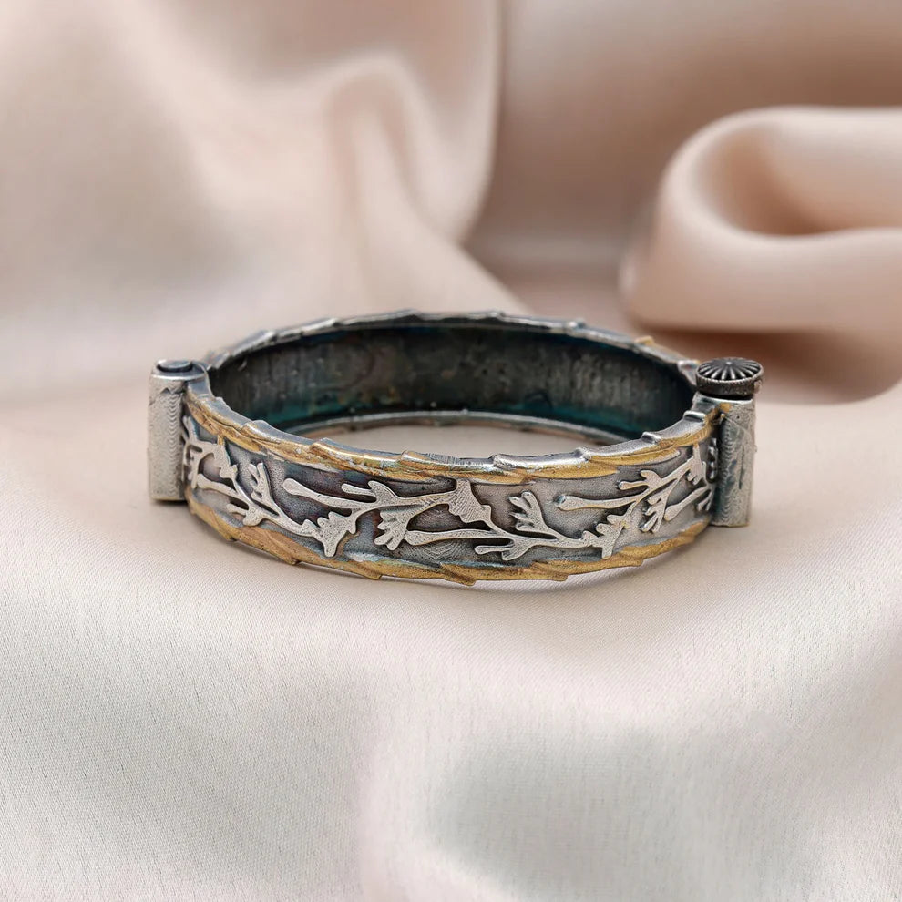 Royal Gold & Silver Color Two Tone Oxidised Openable Bracelet For Traditional Fashion Occasion Wear