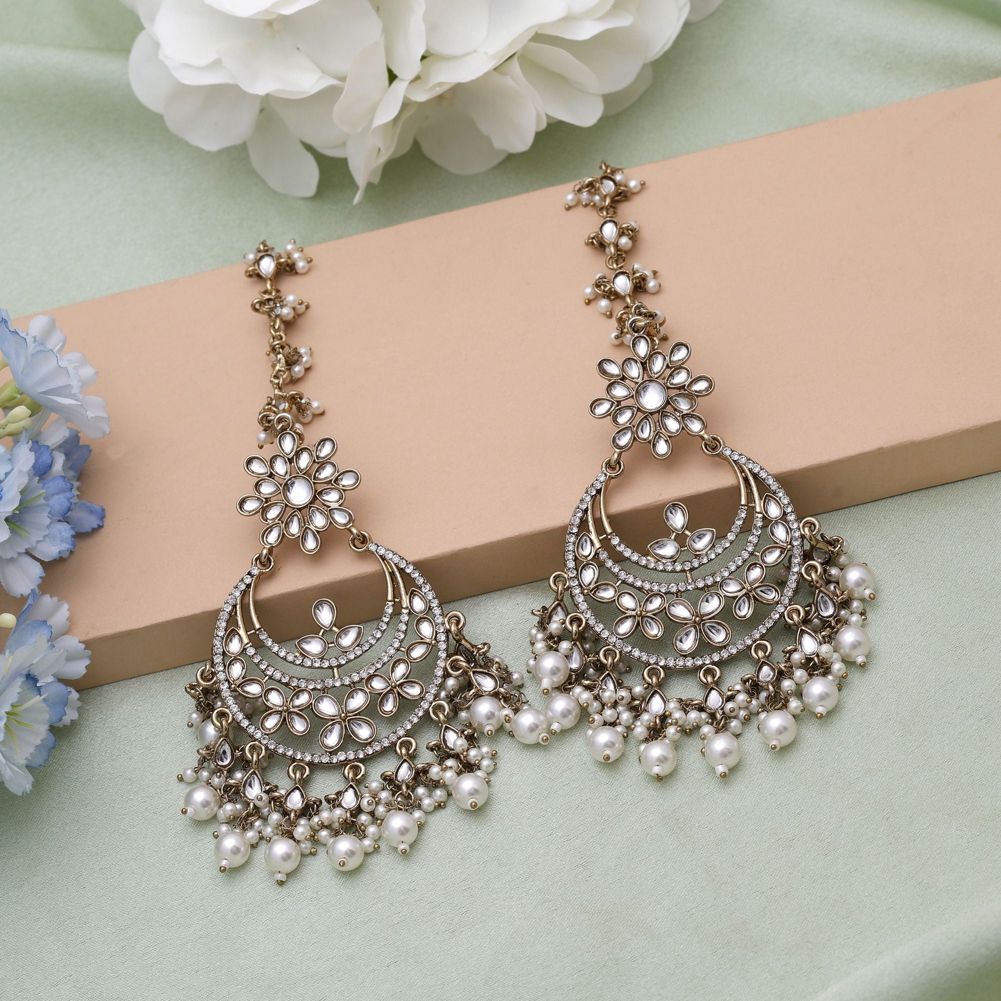 White Color Kundan Earrings With Graceful Kundan Earrings Tikka Set Styling - White