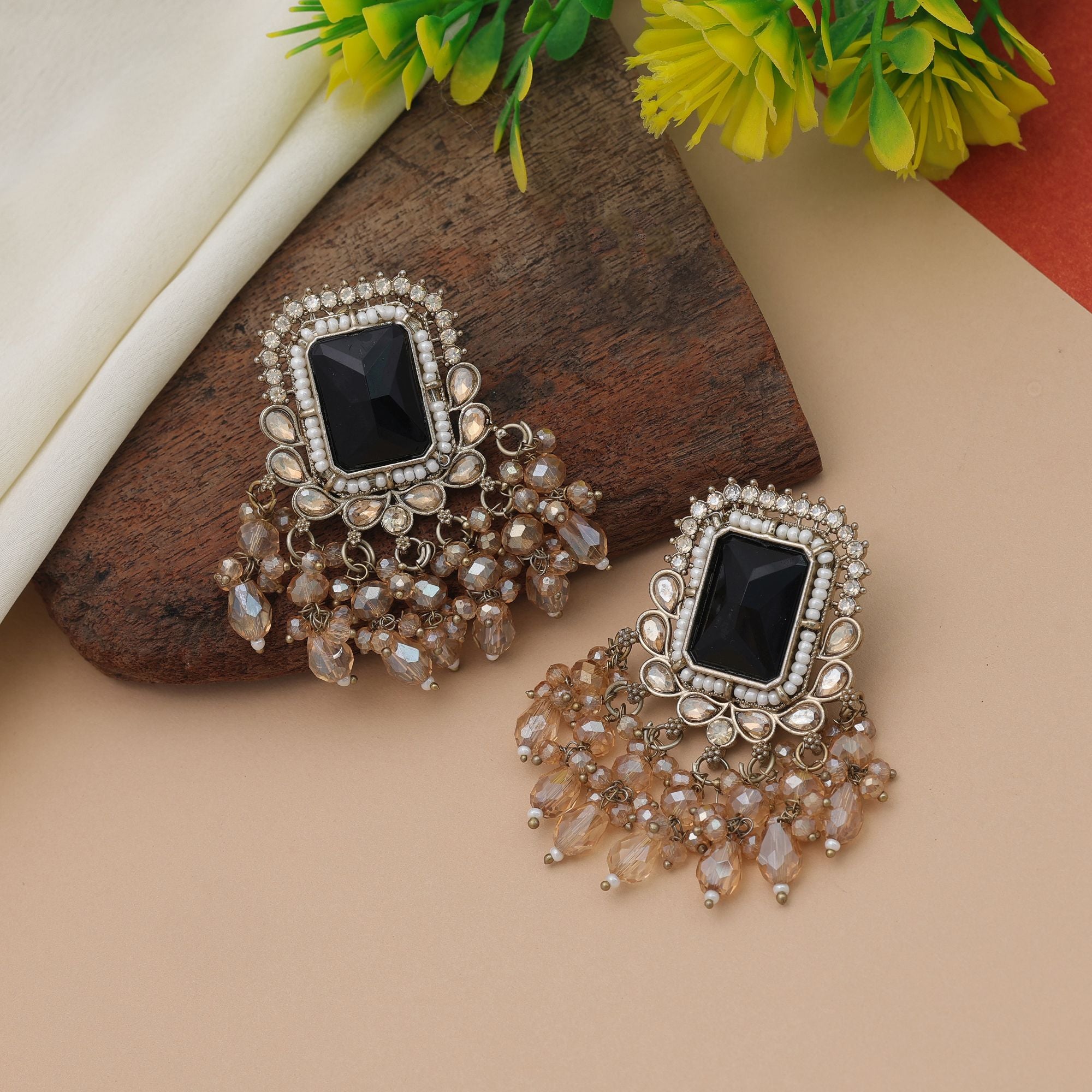 Gorgeous Kundan Earrings For Wedding Party Looks