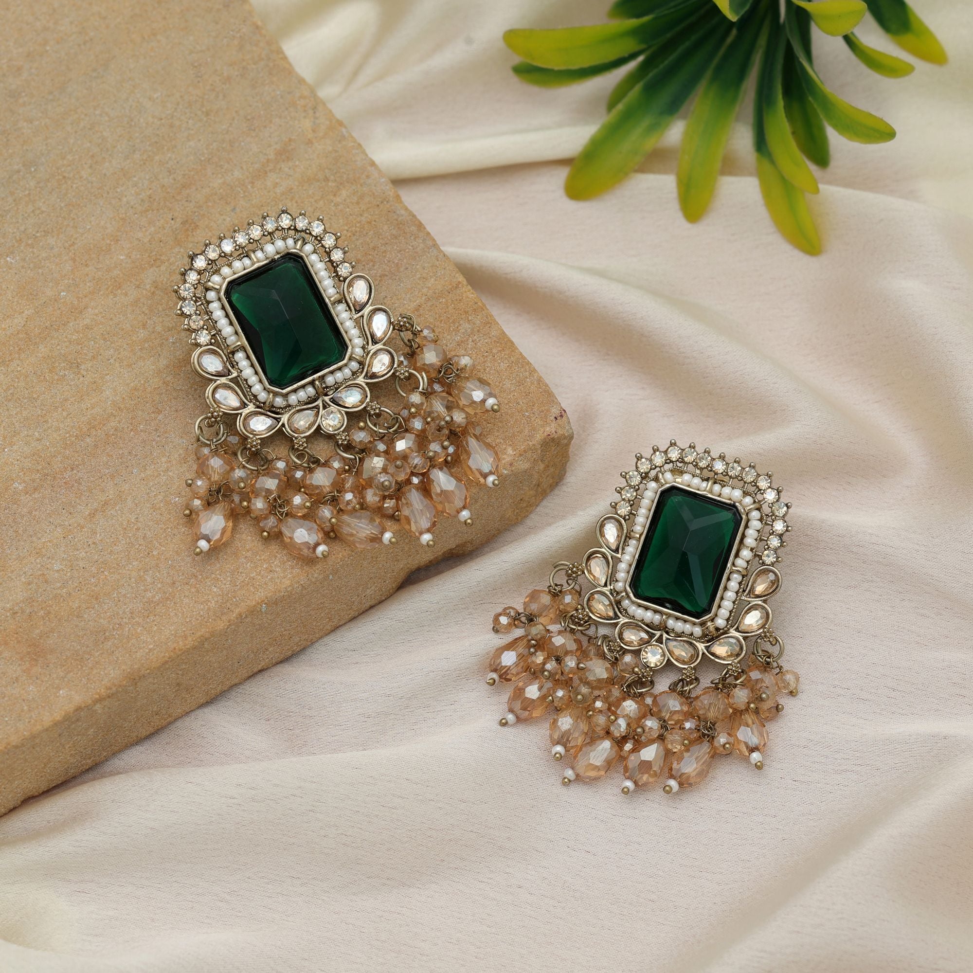 Gorgeous Kundan Earrings For Wedding Party Looks