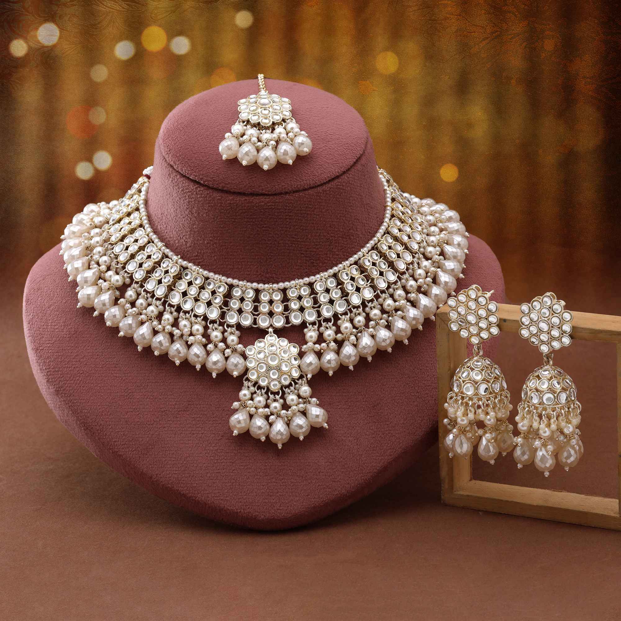 Elegant White Color Kundan Necklace Set With Traditional Ethnic Bridal Design - White