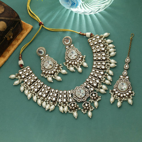 Classic Bridal Kundan Necklace Set Elegant Occasion Wear Collection