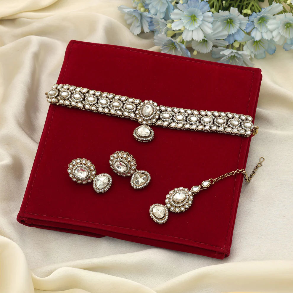 Beautiful White Color Choker Kundan Necklace Set With Luxurious Bridal Ethnic Look