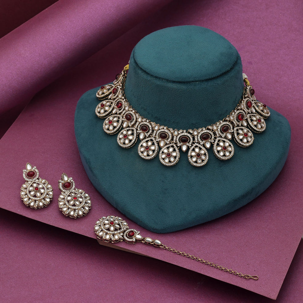 Classic Kundan Necklace Set Designed For Traditional Festive Occasions Wear