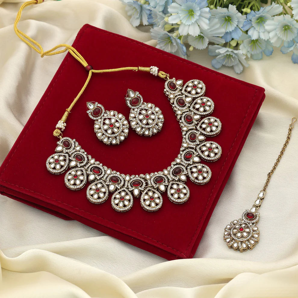 Classic Kundan Necklace Set Designed For Traditional Festive Occasions Wear