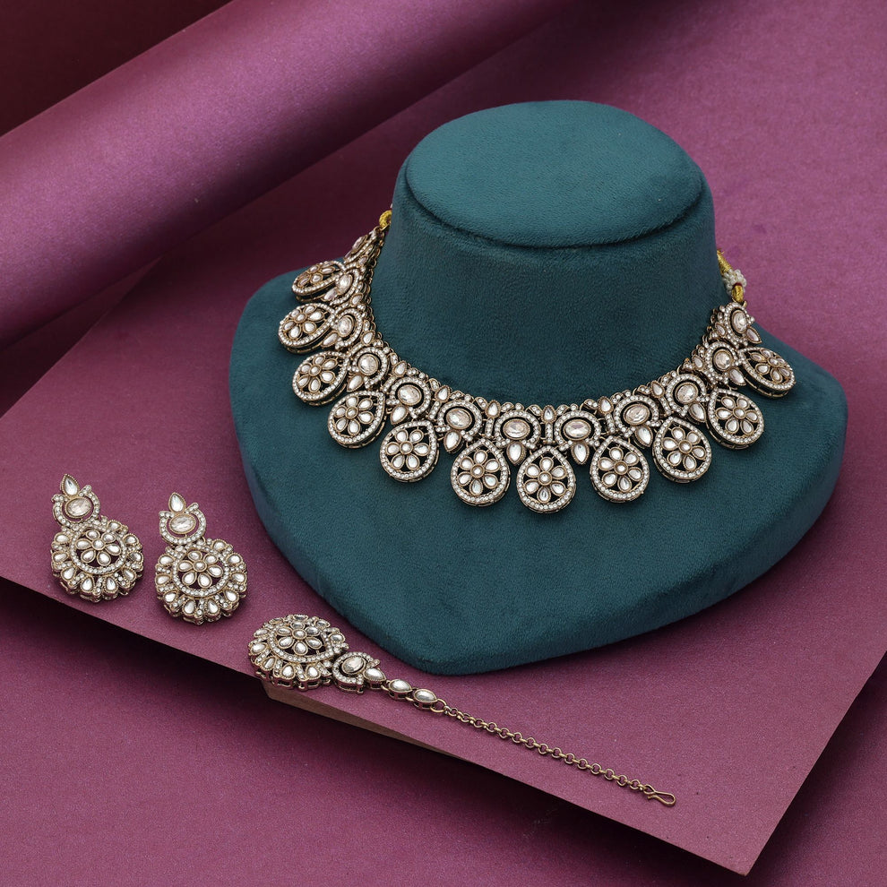 Classic Kundan Necklace Set Designed For Traditional Festive Occasions Wear