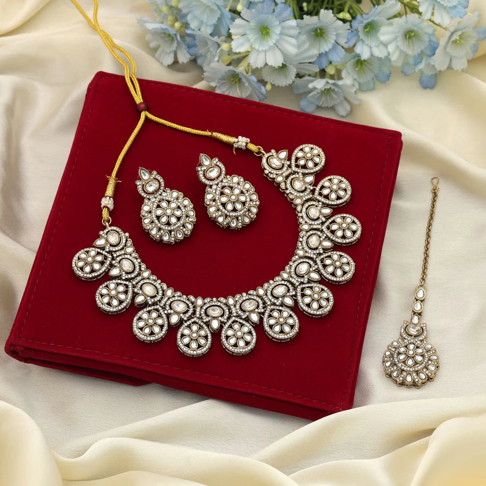 Classic Kundan Necklace Set Designed For Traditional Festive Occasions Wear