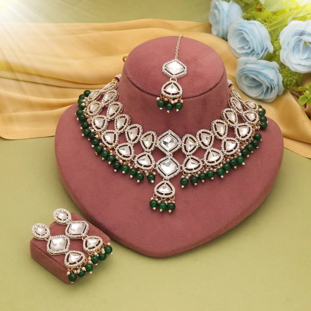 Graceful Kundan Necklace Set With Elegant Bridal Fashion Appeal