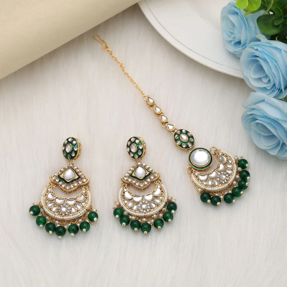 Elegant Kundan Earrings Tikka Set With Traditional Festive Styling